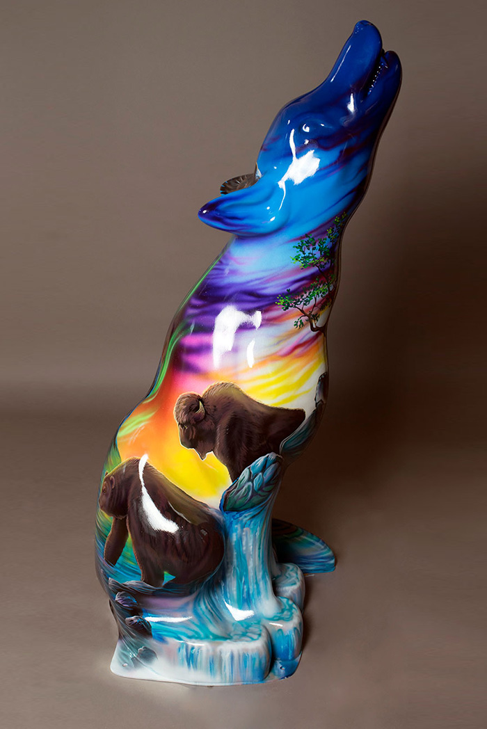 Wolf sculpture